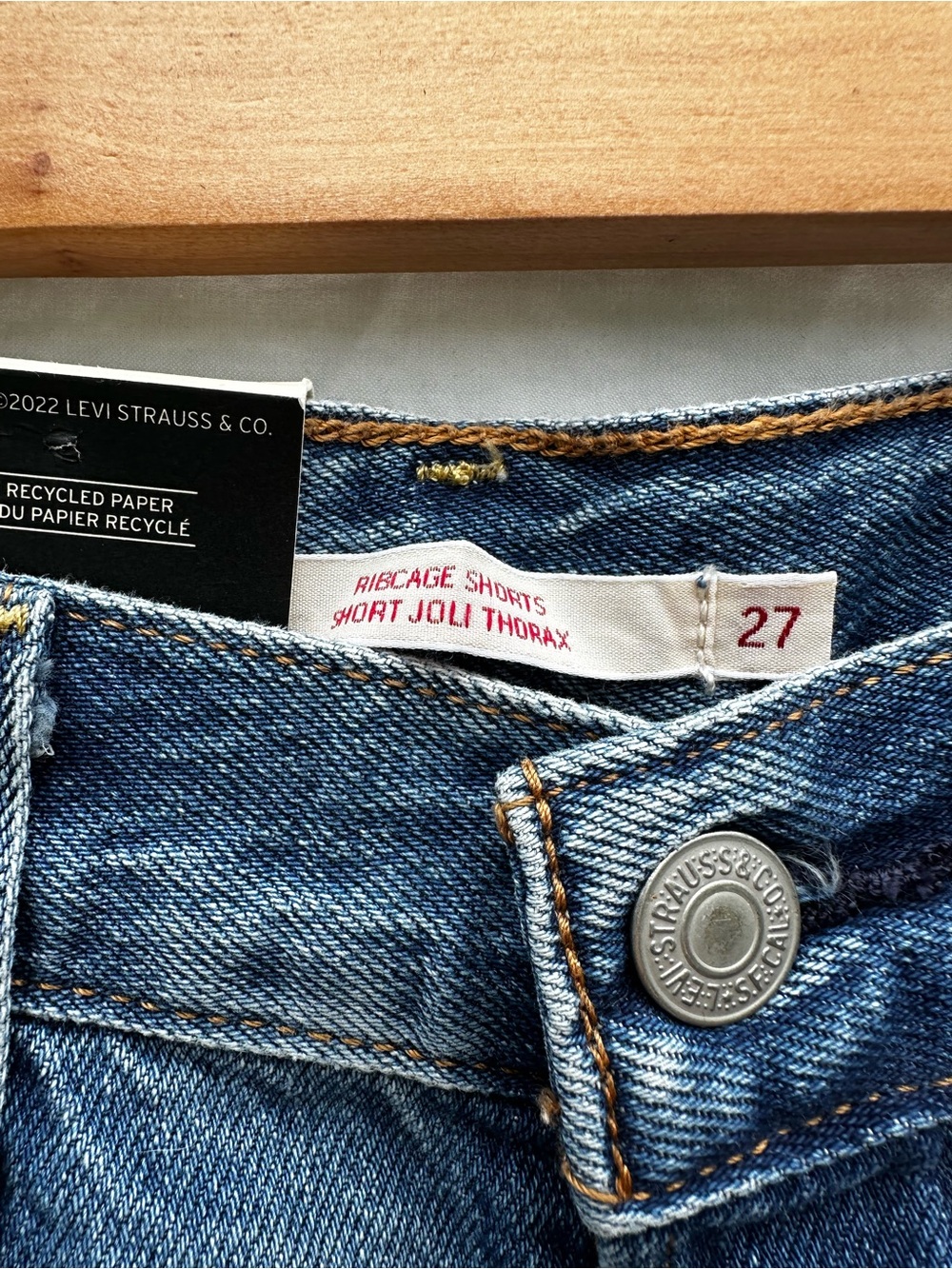 Levi’s Distressed Ribcage Shorts - 27 - Picture 3 of 5